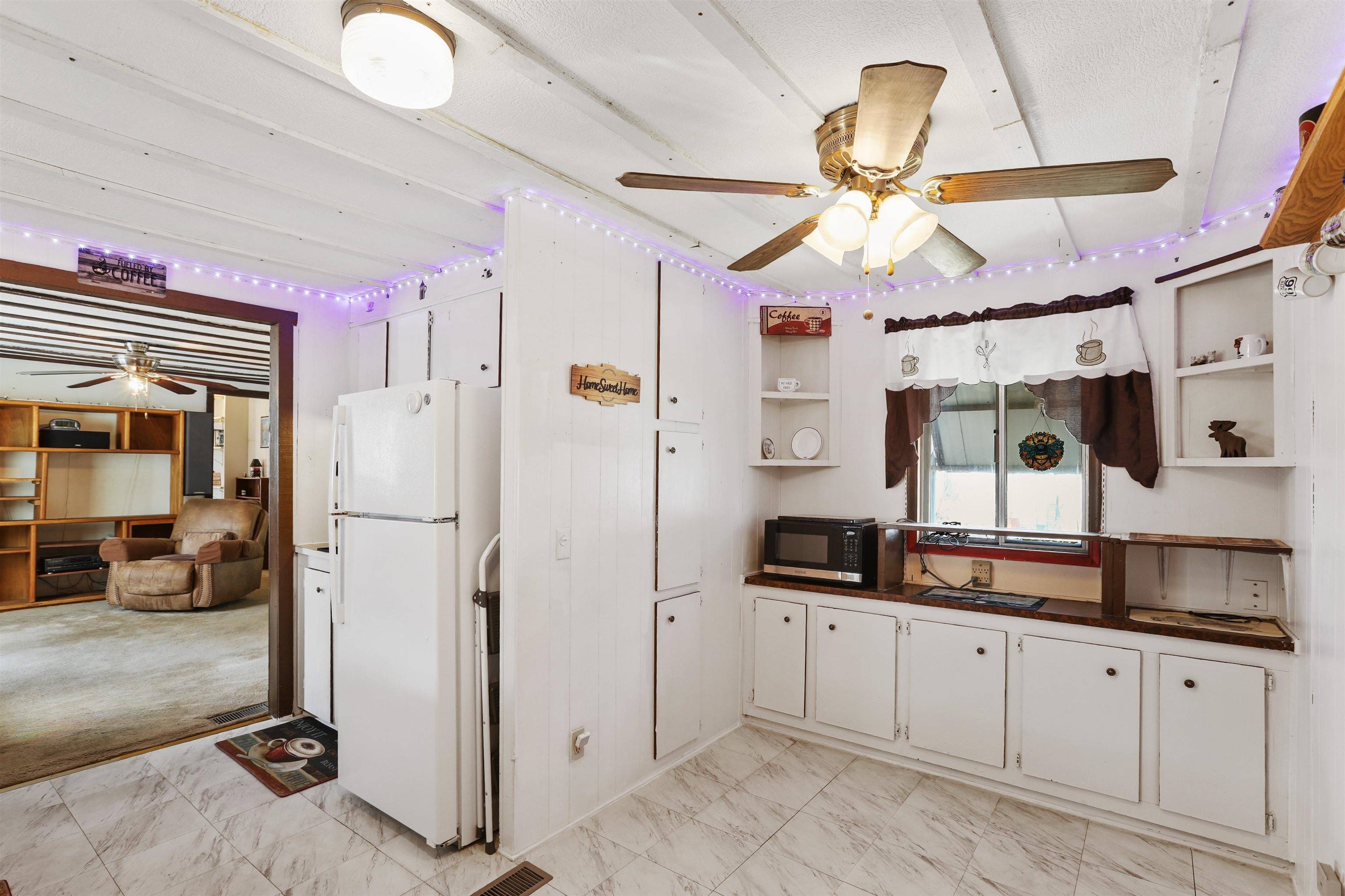 24807 E Trent Ave #41, Newman Lake, WA 99025