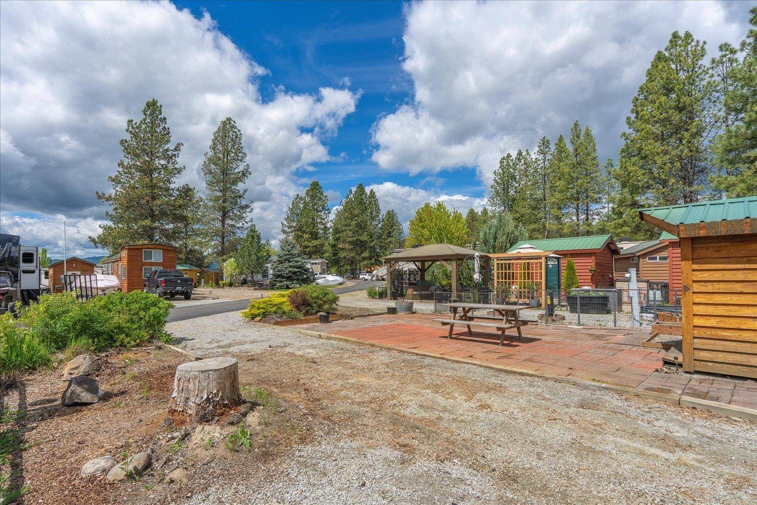 275 N Tall Pine LOOP, Usk, WA 99180
