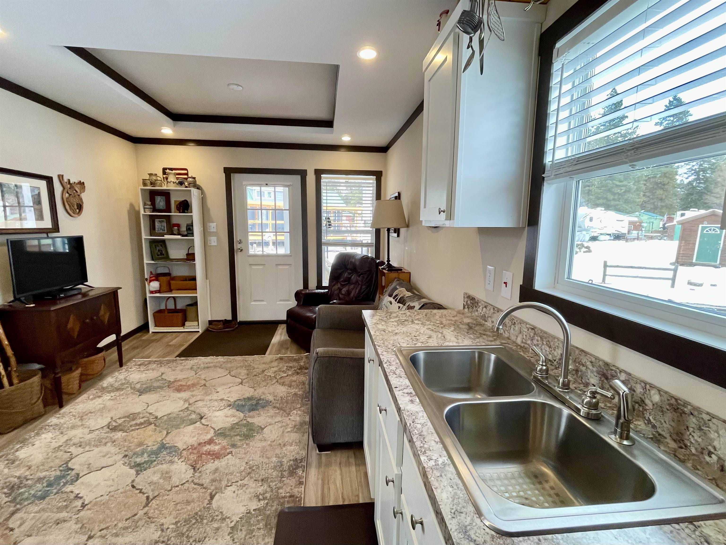 21 Explorer Ln, Usk, WA 99180