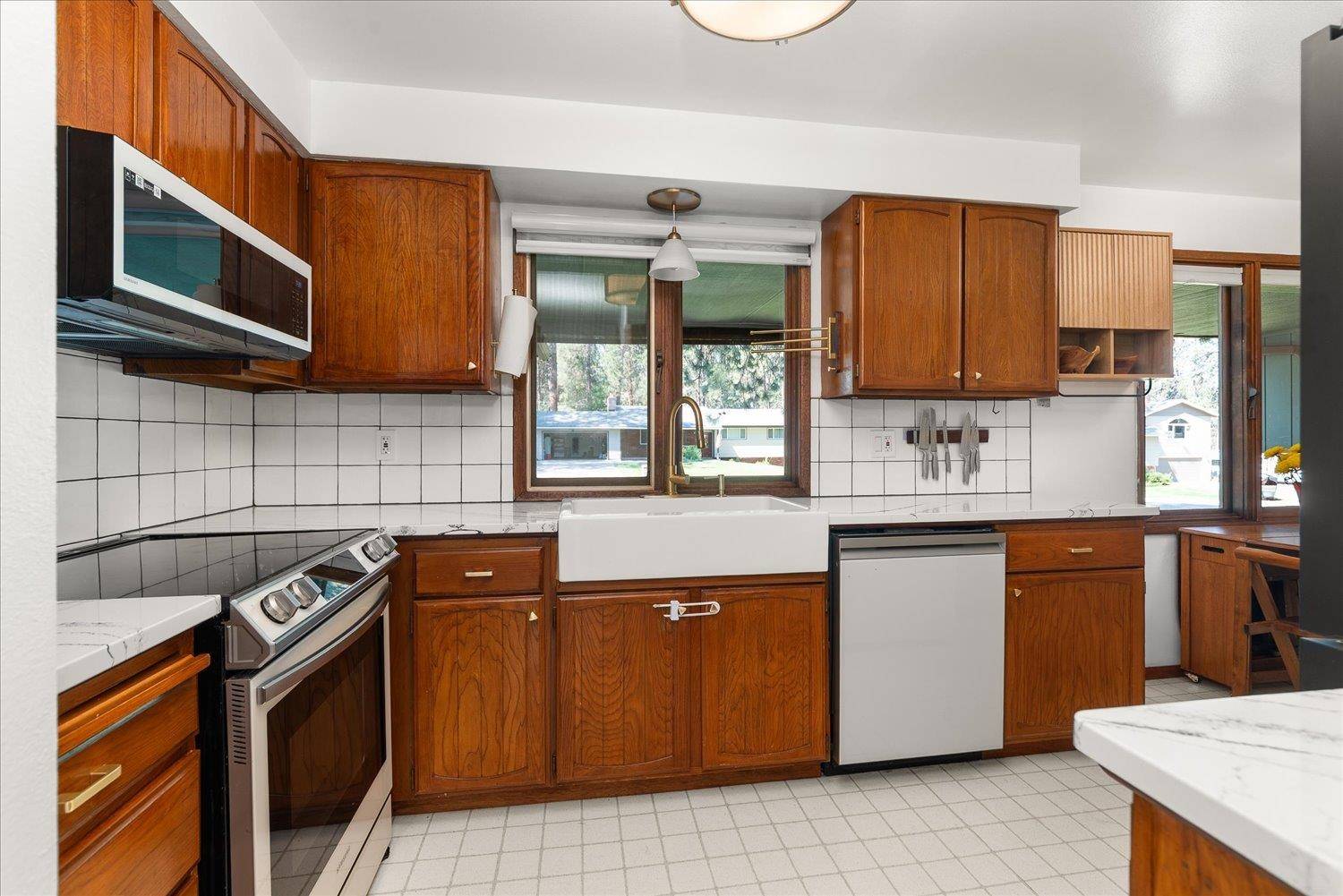4619 S RAYMOND Rd, Spokane Valley, WA 99206