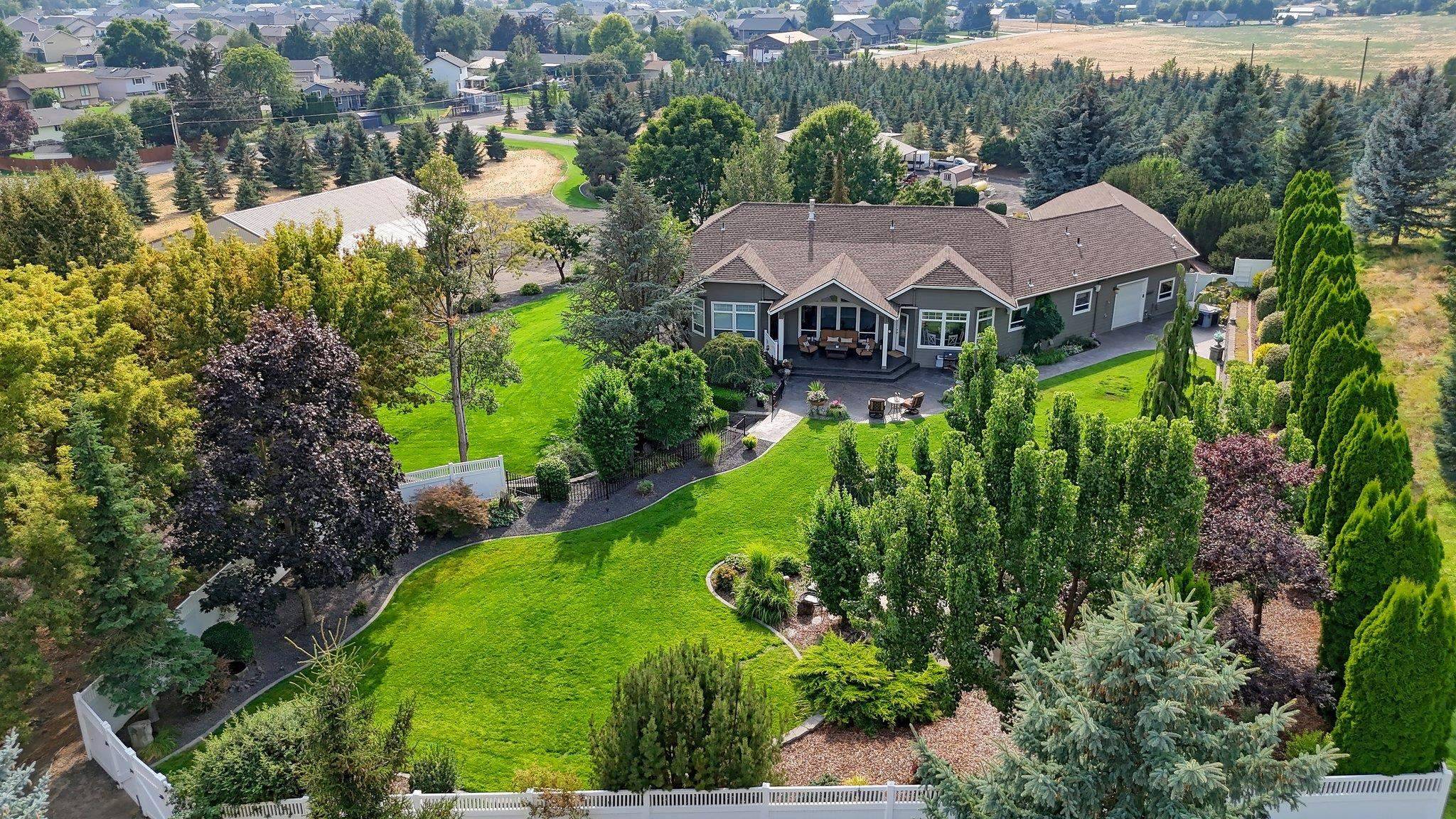 13717 E Sanson Ave, Spokane, WA 99216