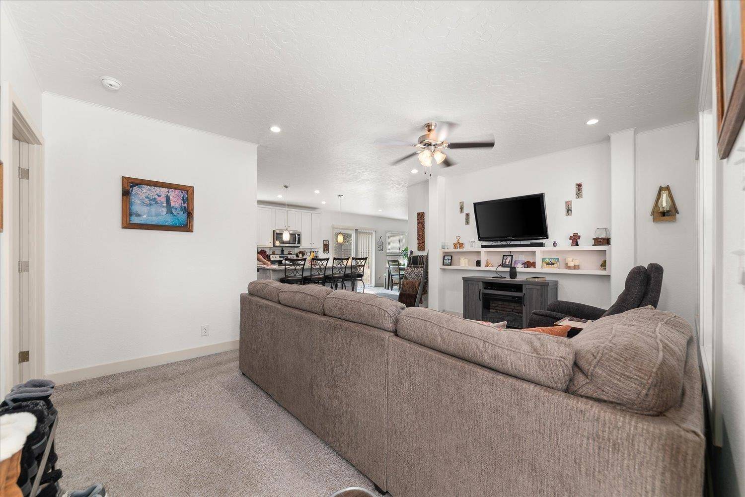 6297 Sundown Rd, Nine Mile Falls, WA 99026