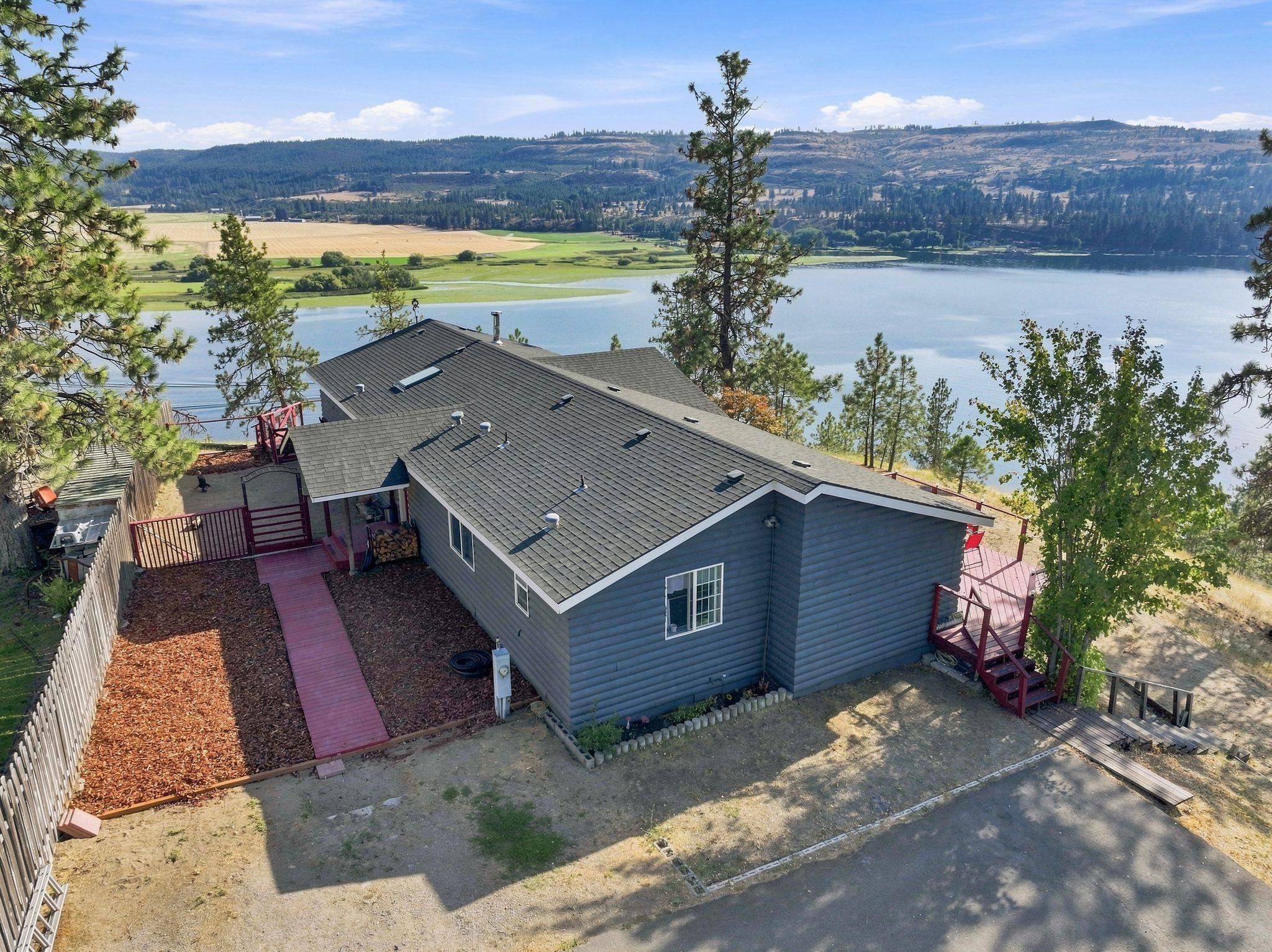 6397 Villier Rd, Nine Mile Falls, WA 99026