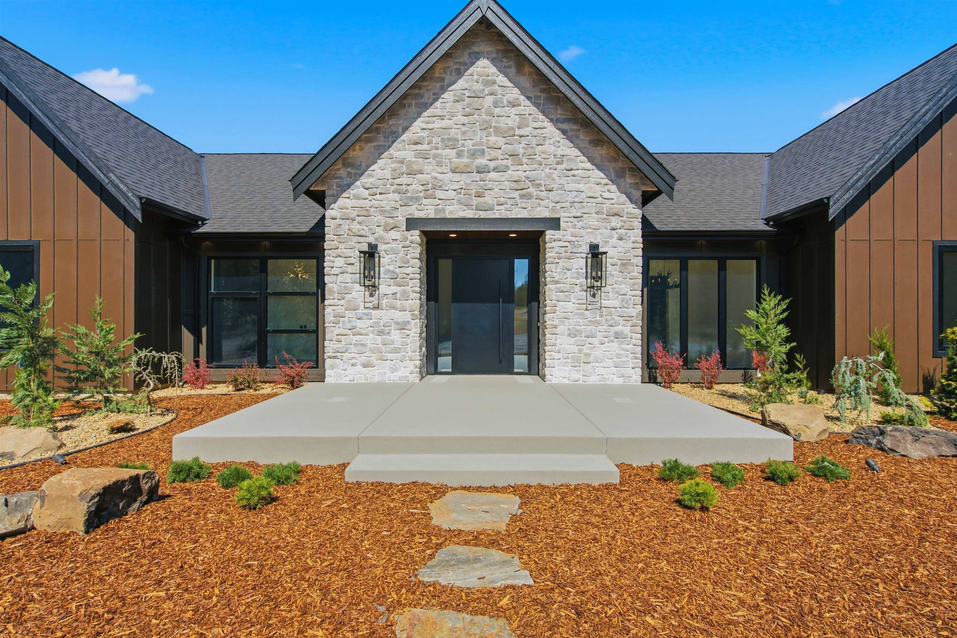 890 W Slaton Ln, Deer Park, WA 99006