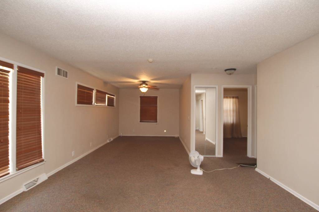 1113 W 27th, Wichita, KS 67204