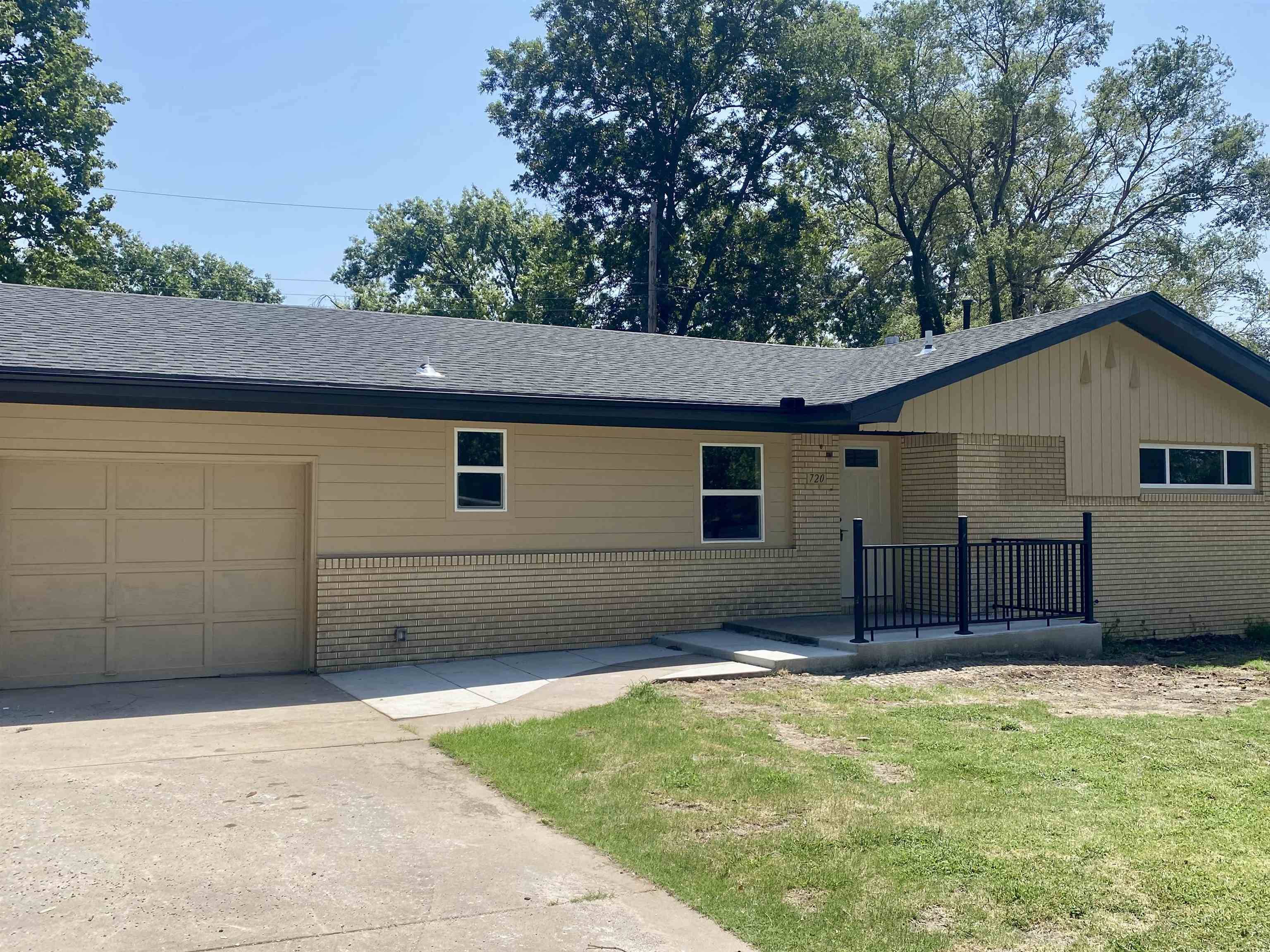 720 N Elm, Belle Plaine, KS 67013