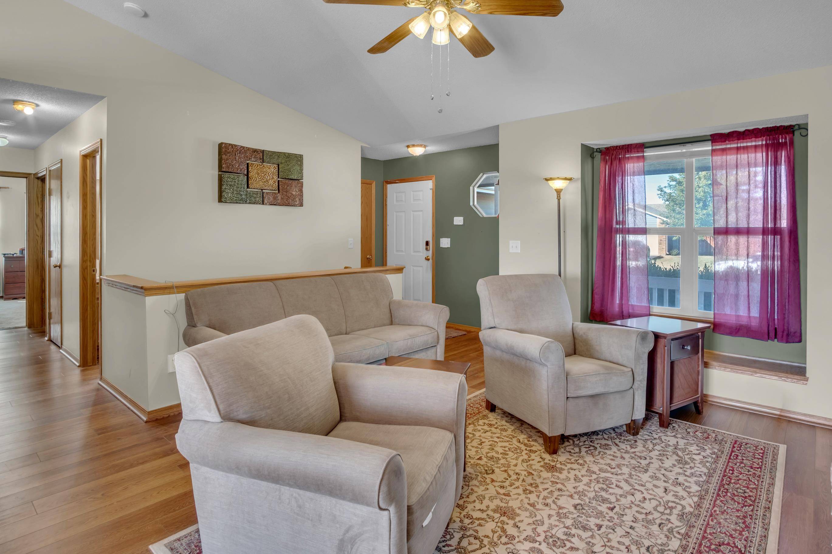 517 Clover Lane, Hesston, KS 67062