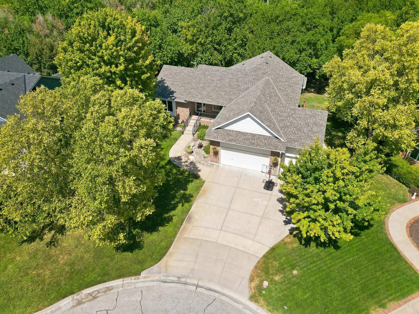 4845 N Steeds Crossing Cir, Park City, KS 67219