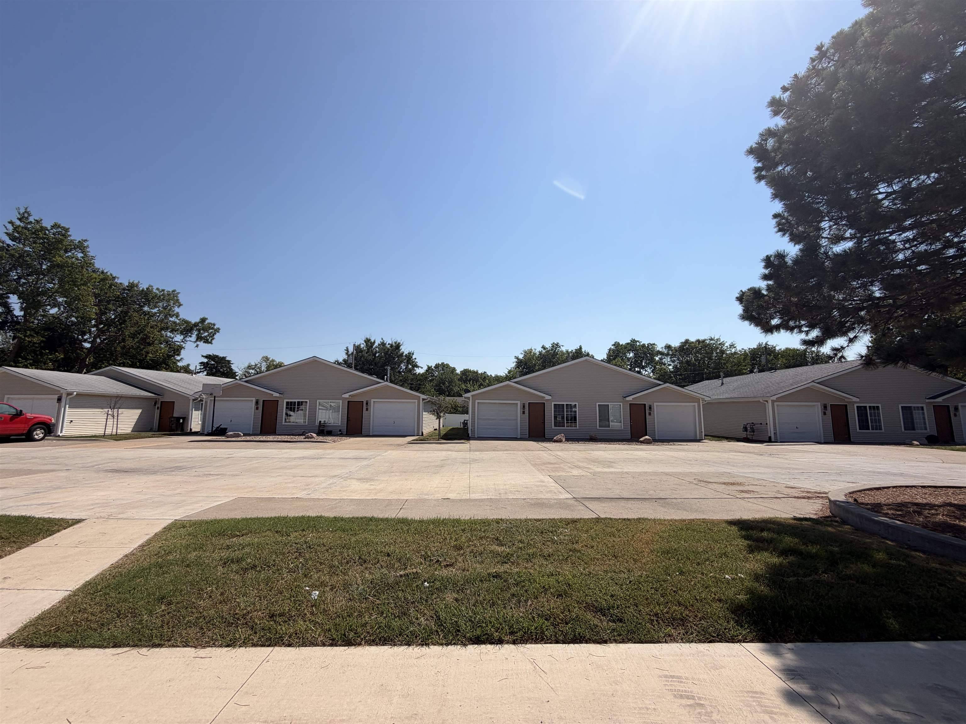 126 S Ohio St A-P, Salina, KS 67401