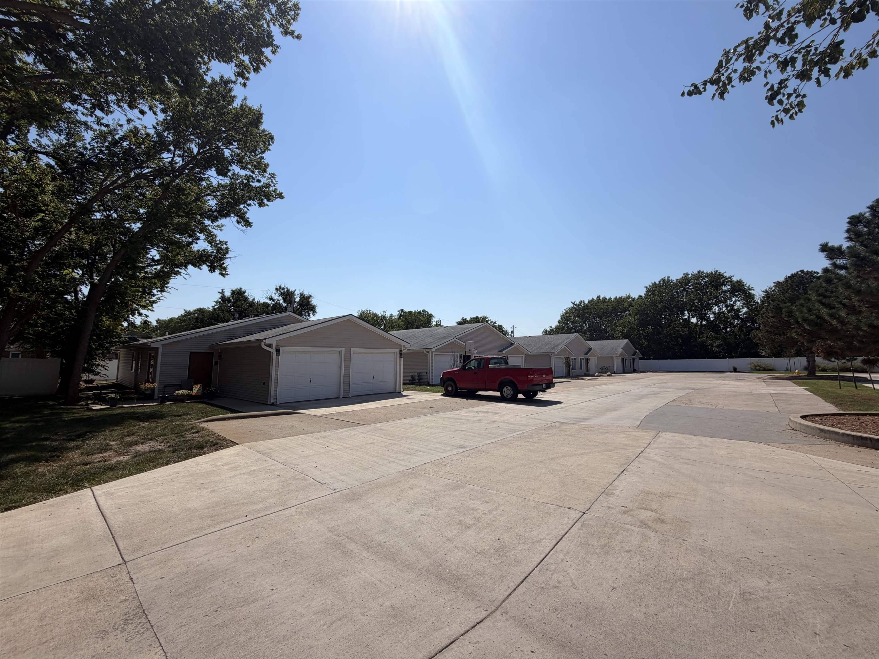126 S Ohio St A-P, Salina, KS 67401