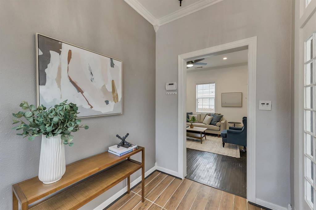 909 Elsbeth Street, Dallas, TX 75208