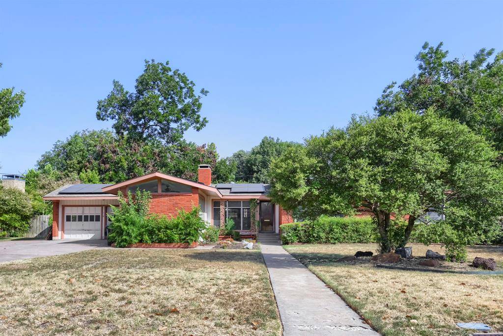 6716 Woodstock Road, Fort Worth, TX 76116