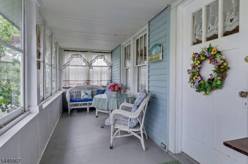 337 Corona Pl, Ridgewood Village, NJ 07450