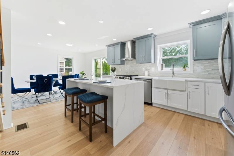 89 Susan Ct, Clifton City, NJ 07012