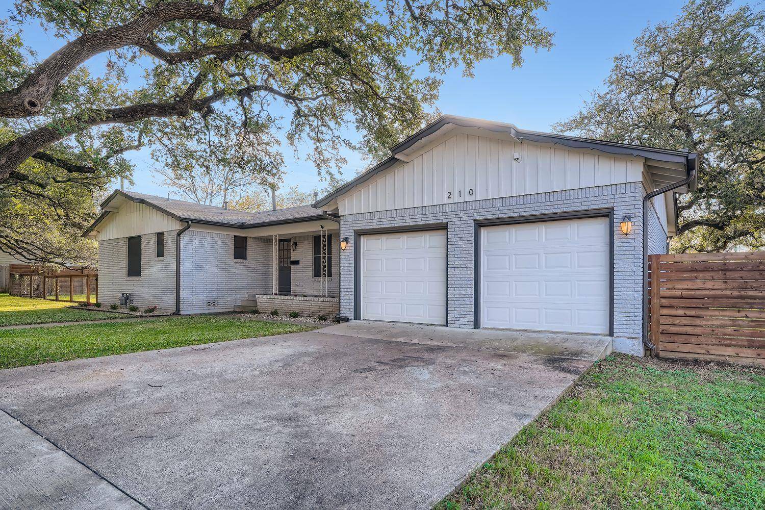 210 College ST, Round Rock, TX 78664