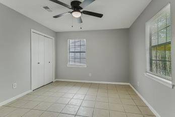 403 Edmond ST, Taylor, TX 76574