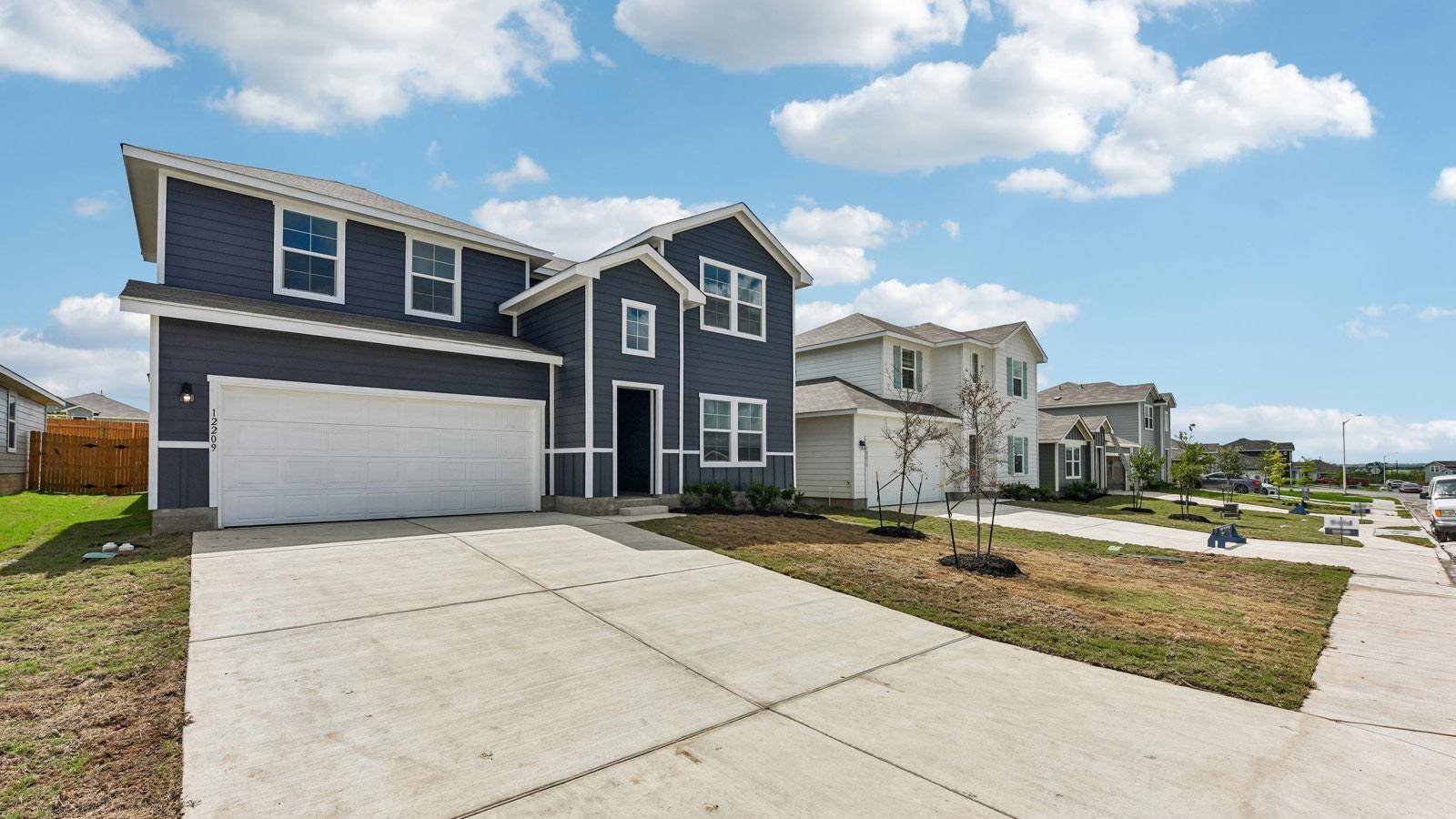 12209 Silverton Tree BND, Mustang Ridge, TX 78610