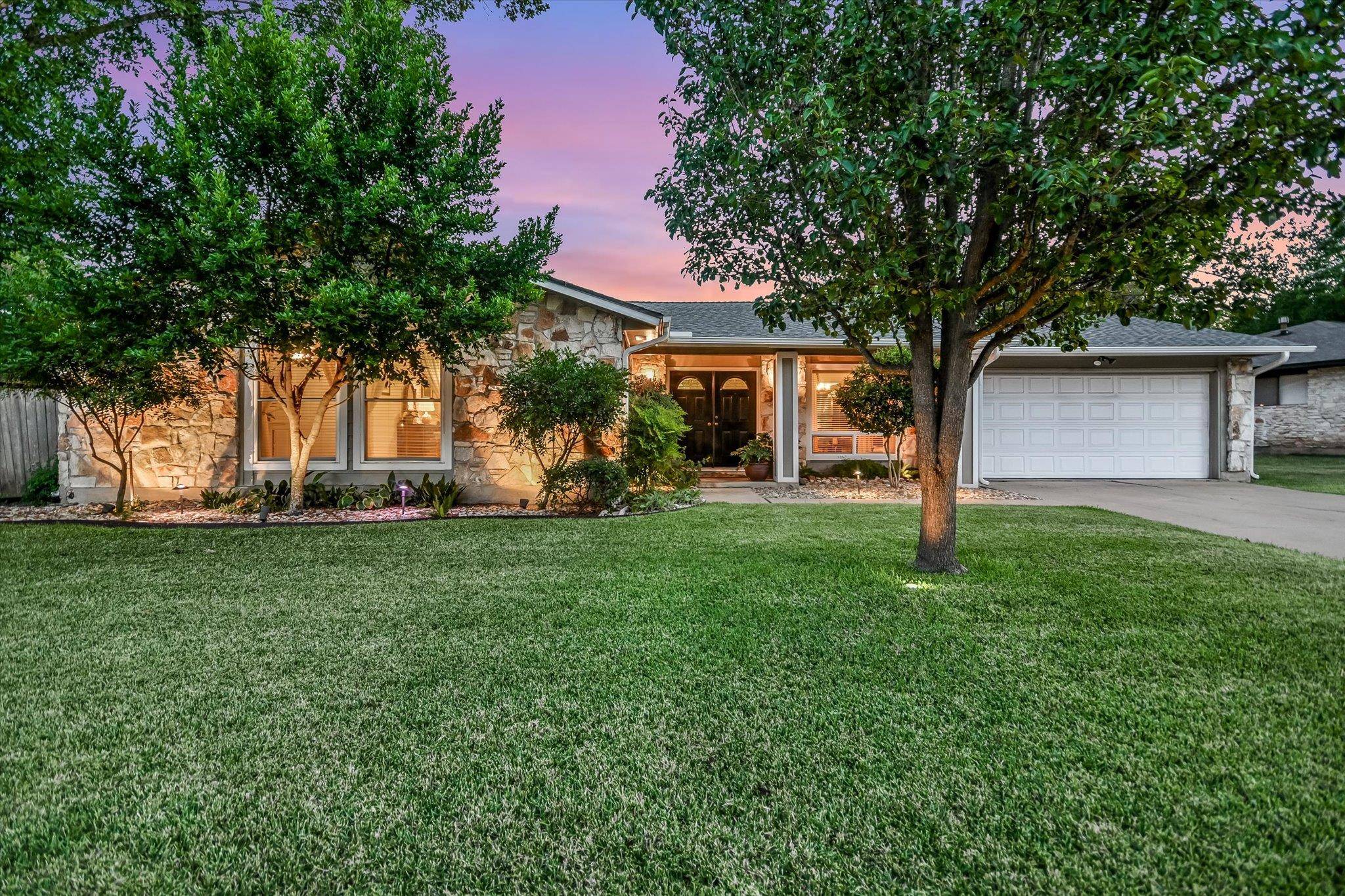 10909 Rustic Manor LN, Austin, TX 78750