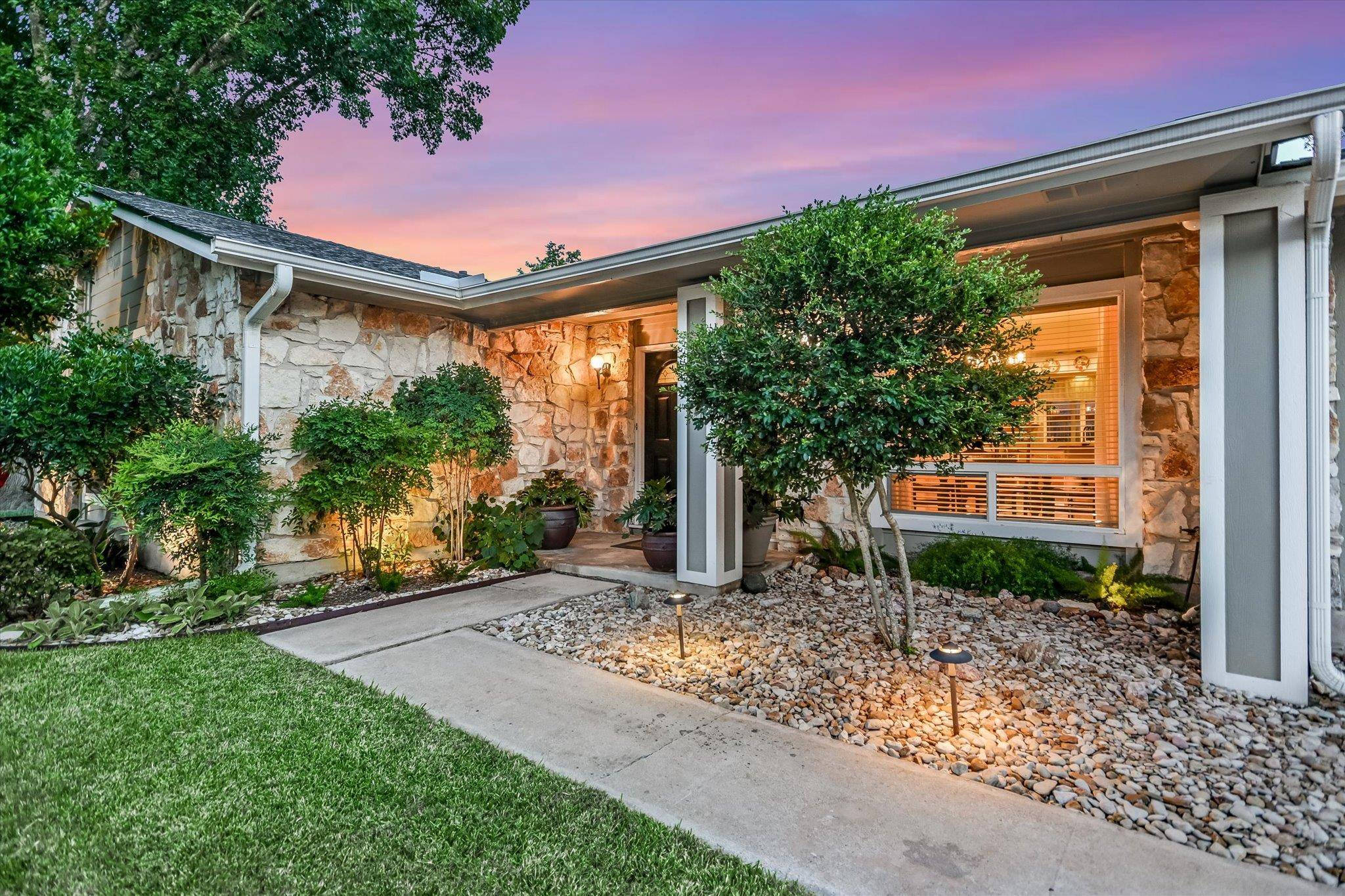 10909 Rustic Manor LN, Austin, TX 78750