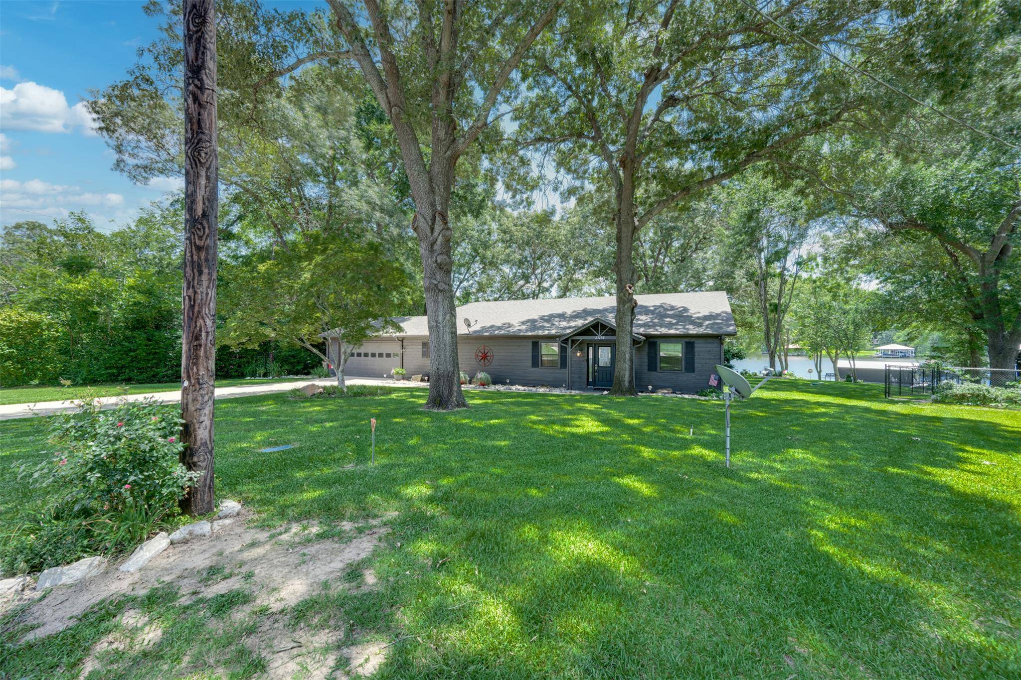 23258 Edgewater DR, Frankston, TX 75763