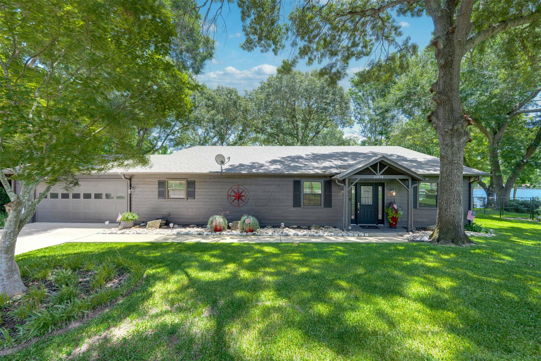23258 Edgewater DR, Frankston, TX 75763