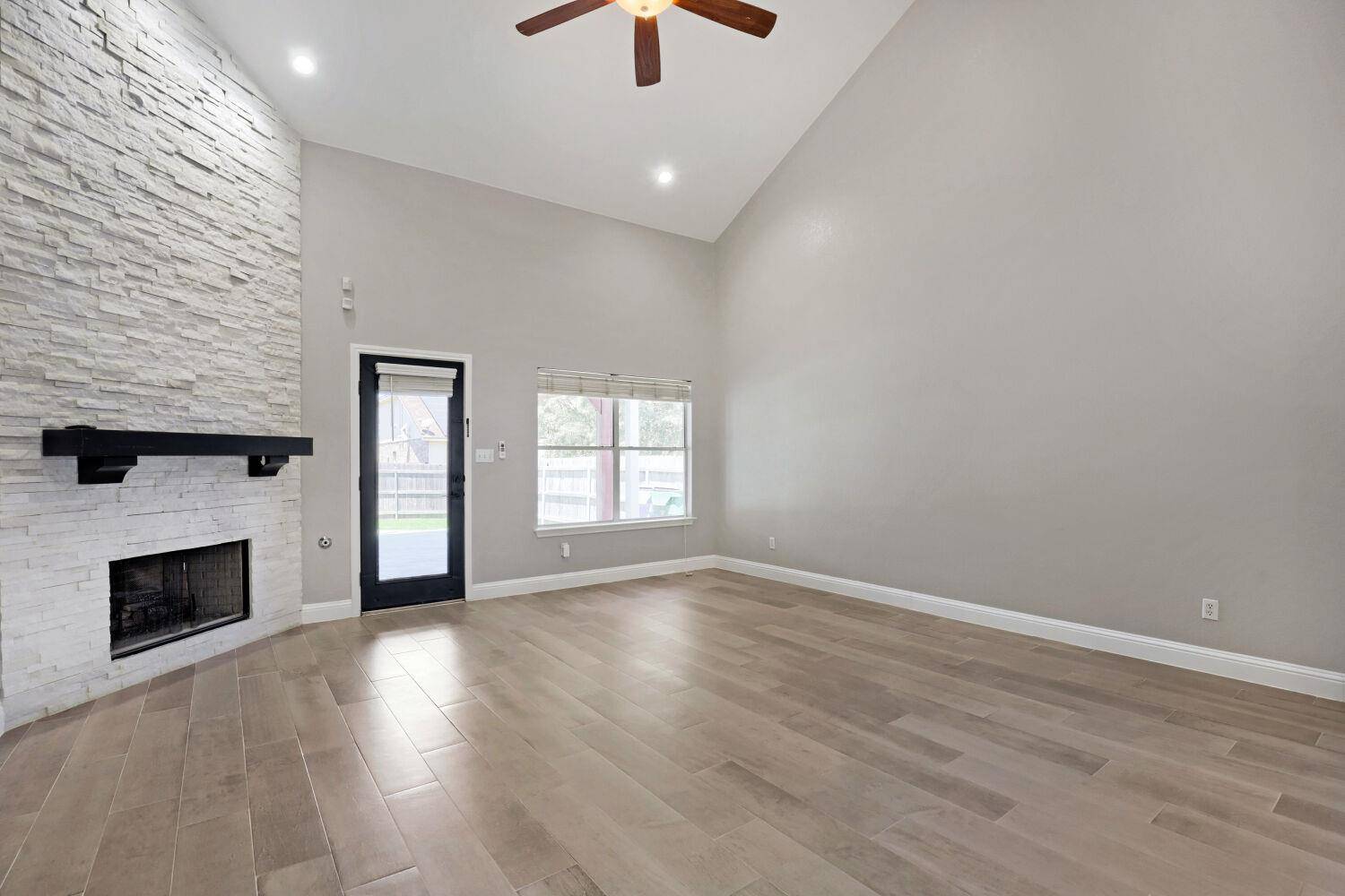 18652 E Dry Pond DR, Pflugerville, TX 78660