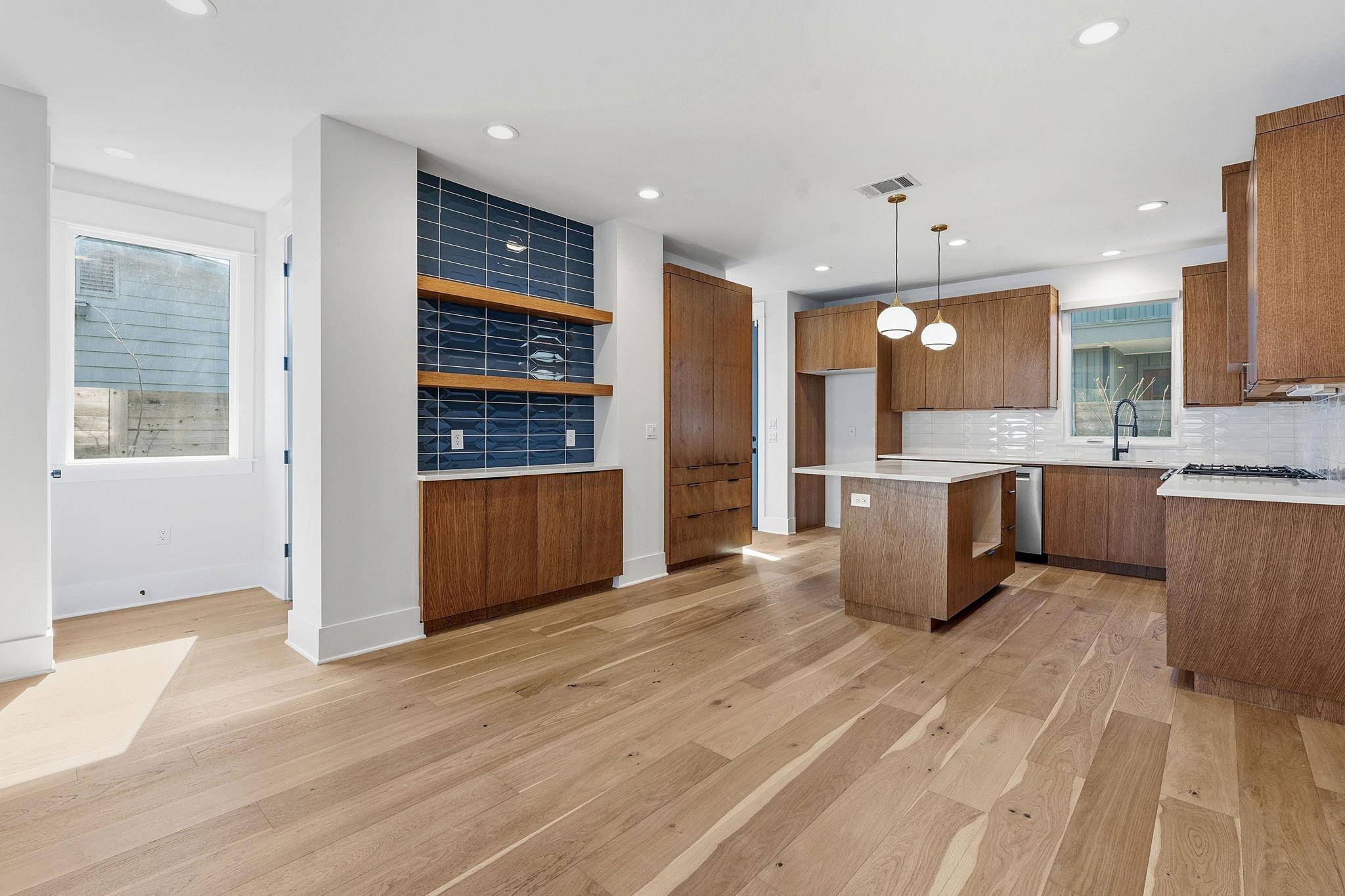 2921 Lyons RD #1, Austin, TX 78702
