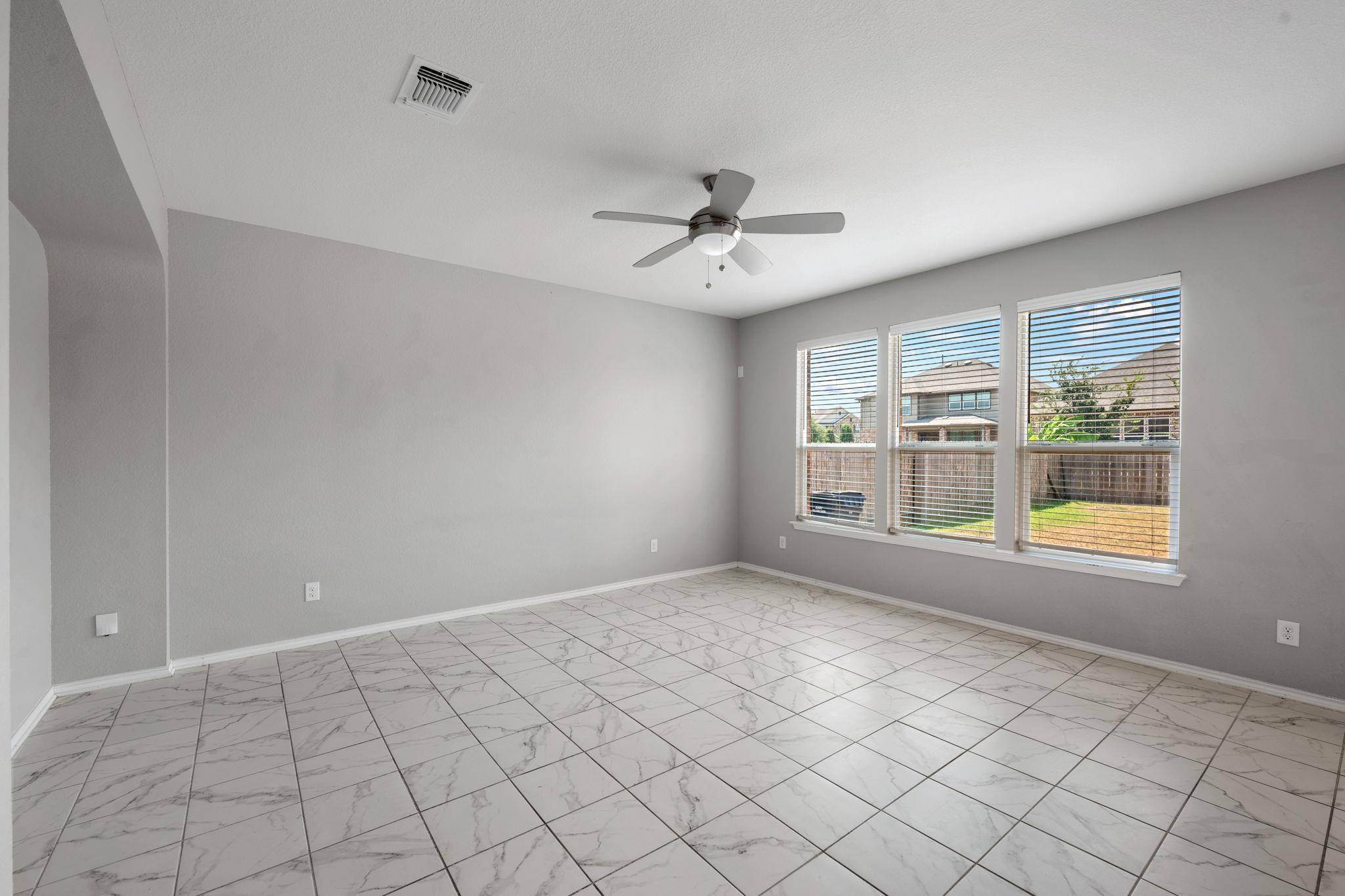 1613 Sonny DR, Leander, TX 78641