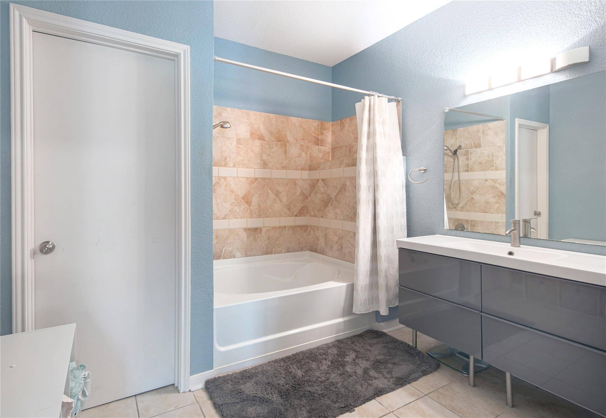 2450 WICKERSHAM LN #M1311, Austin, TX 78741