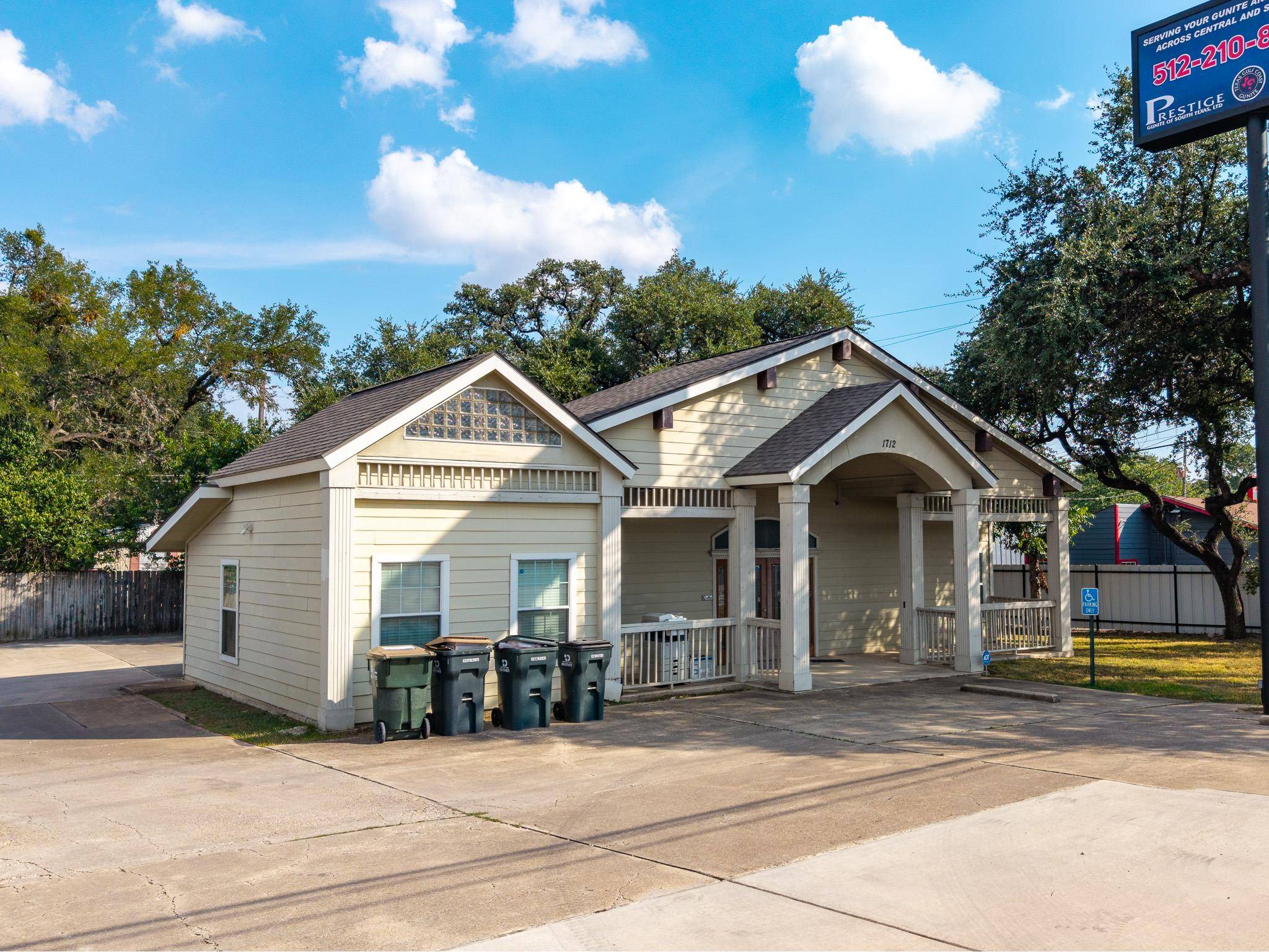 1712 N Interstate 35 FWY, San Marcos, TX 78666
