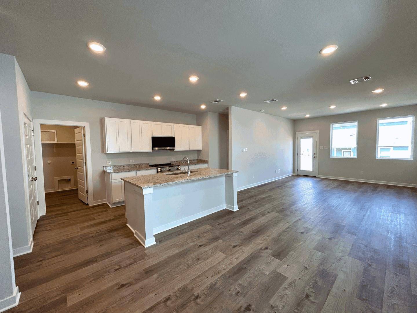 257 Firefox WAY, Jarrell, TX 76537