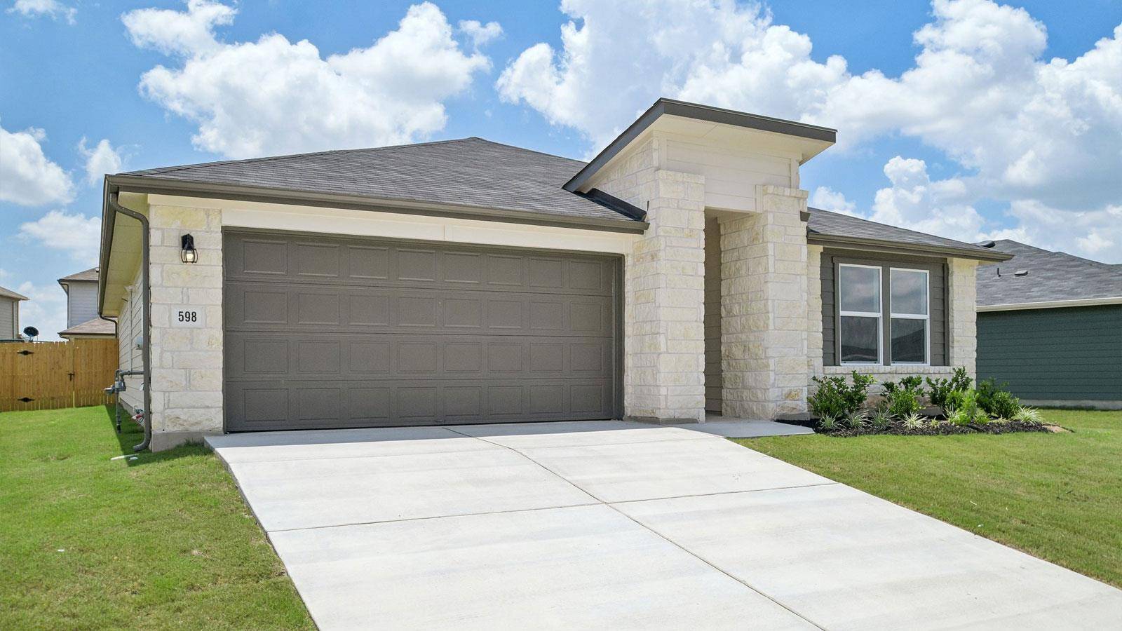 598 Globe Mallow CIR, Kyle, TX 78640