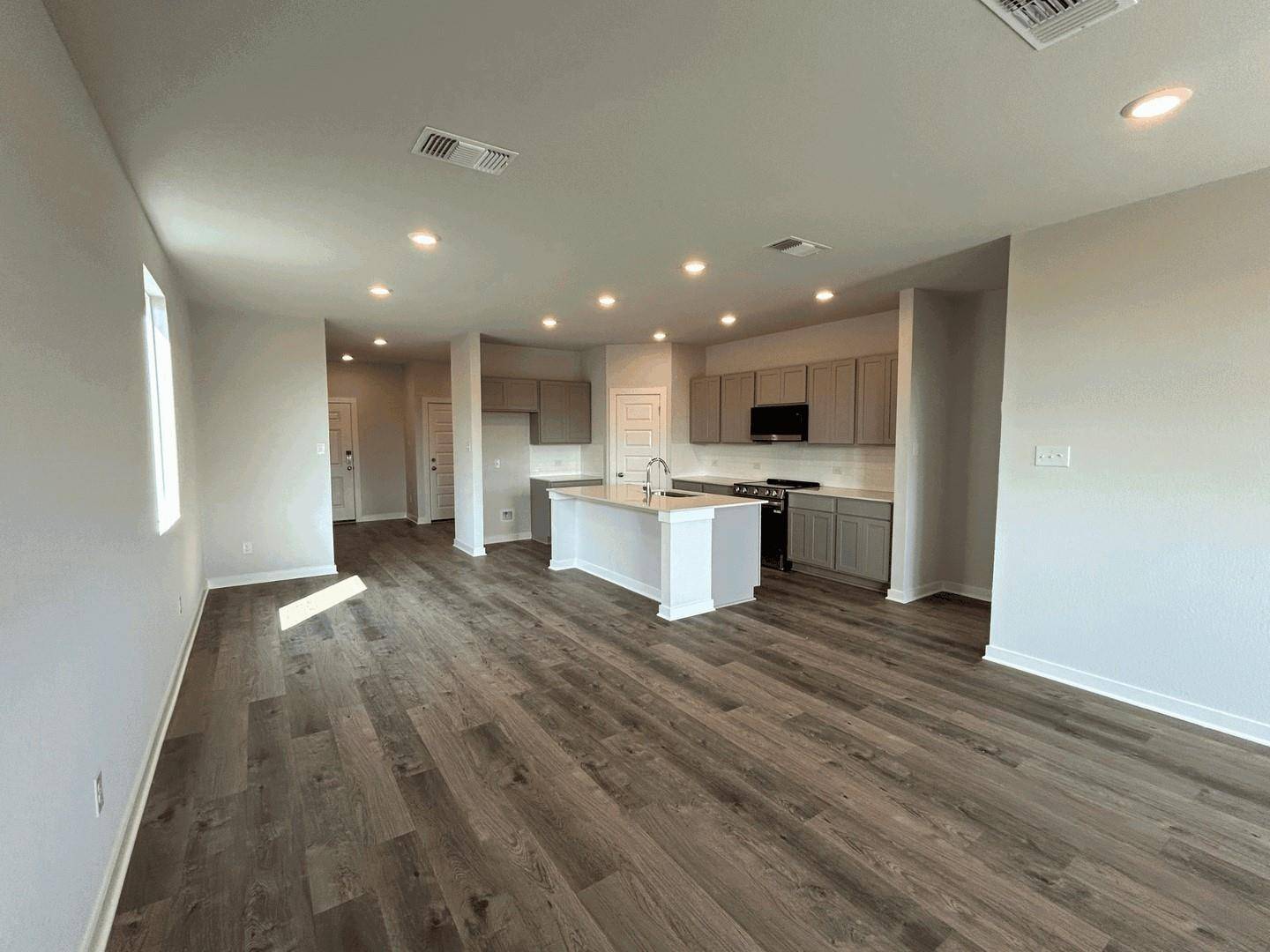 256 Firefox WAY, Jarrell, TX 76537