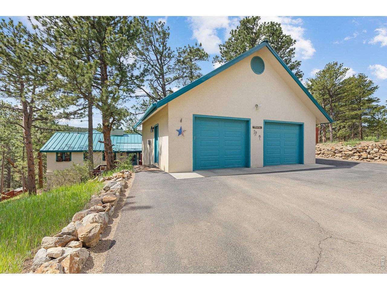 2 King, Nederland, CO 80466