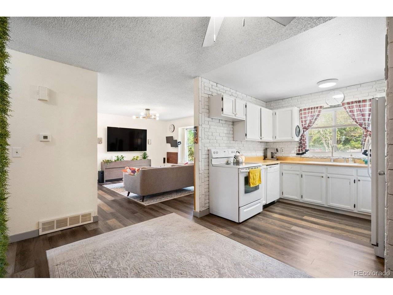 1927 Cathay, Aurora, CO 80011