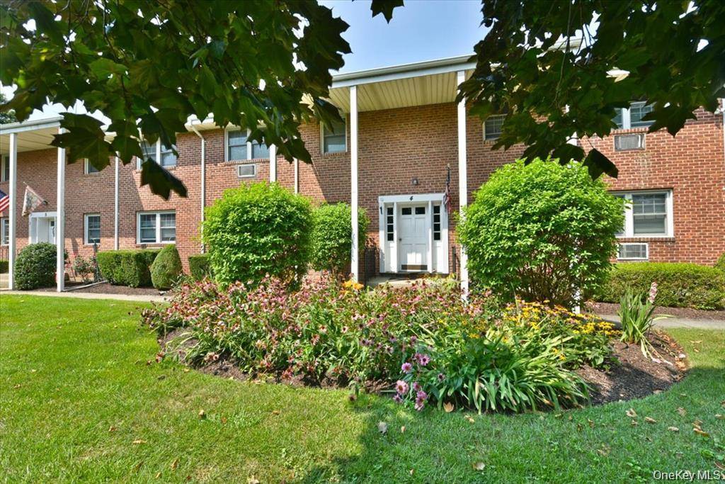 295 Merrick RD #4A, Amityville, NY 11701
