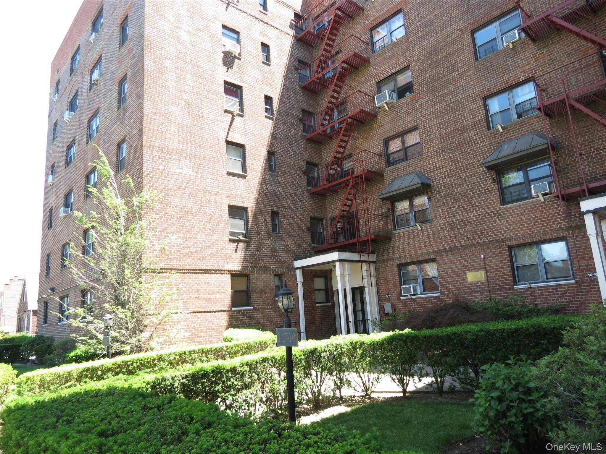 147-14 84th RD #2A, Briarwood, NY 11435