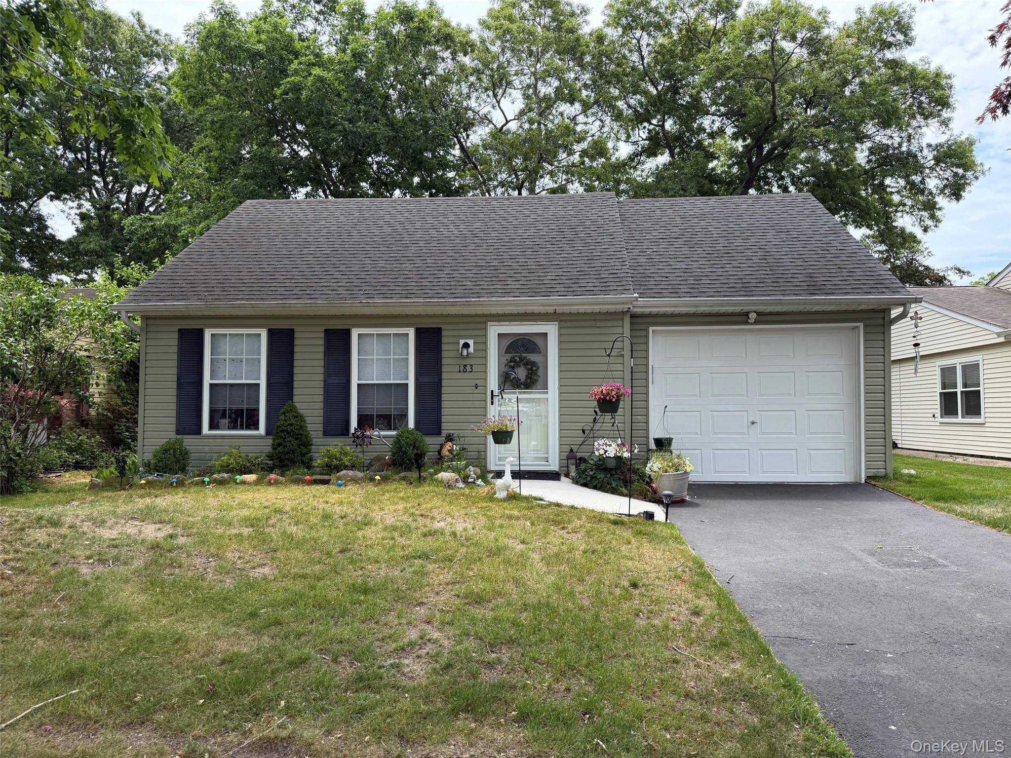 183 Kingston DR, Ridge, NY 11961