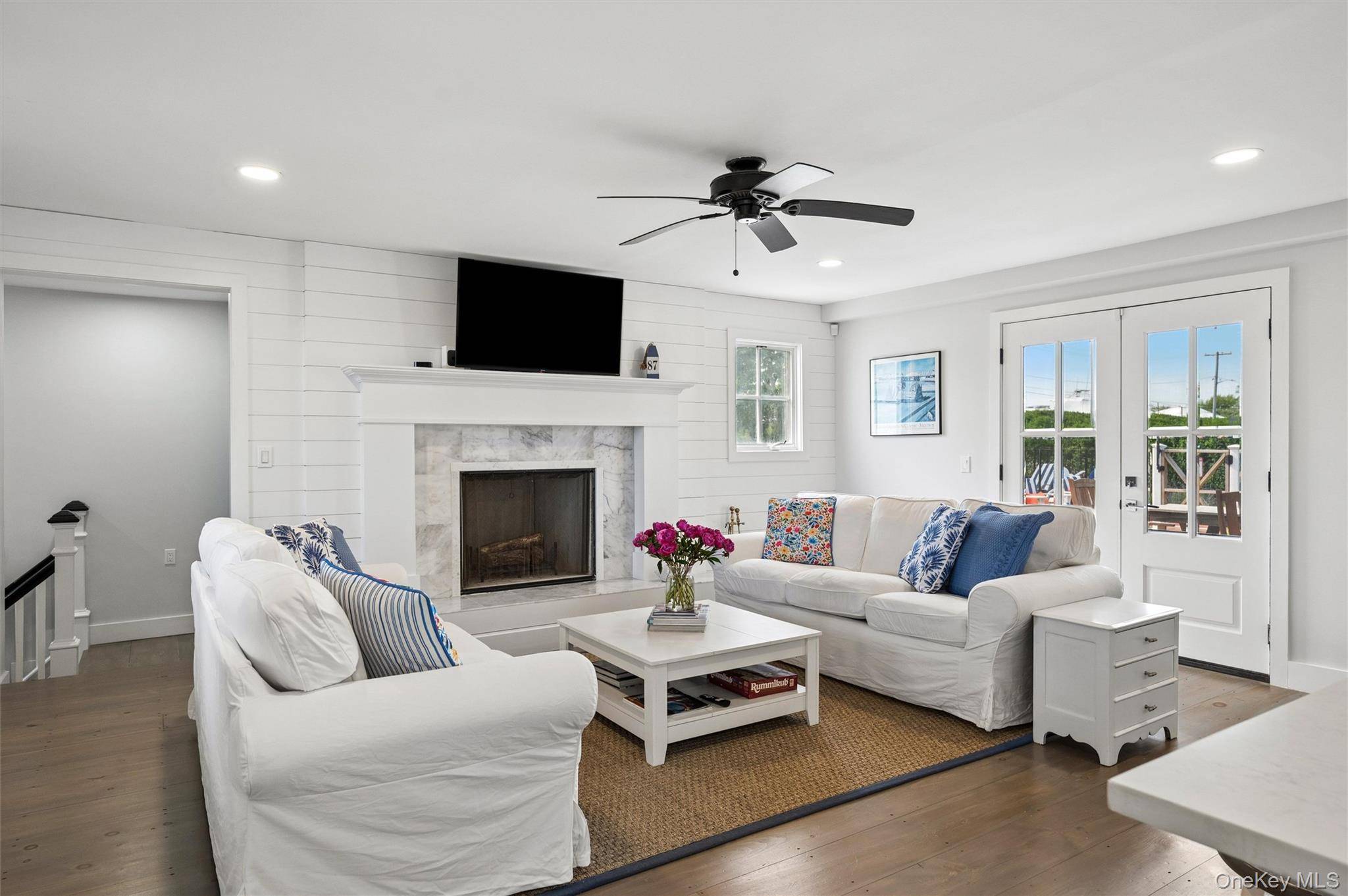 87 Foster AVE, Hampton Bays, NY 11946