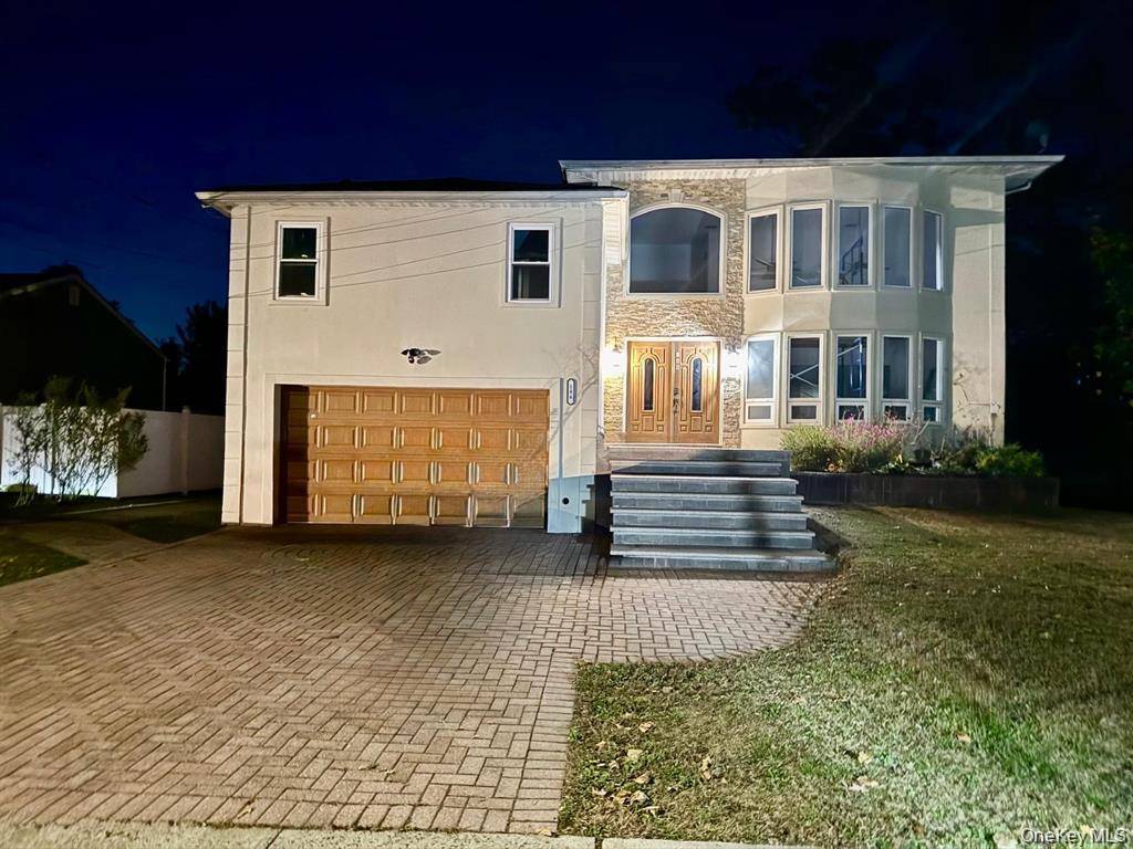 186 E Pennywood AVE, Roosevelt, NY 11575