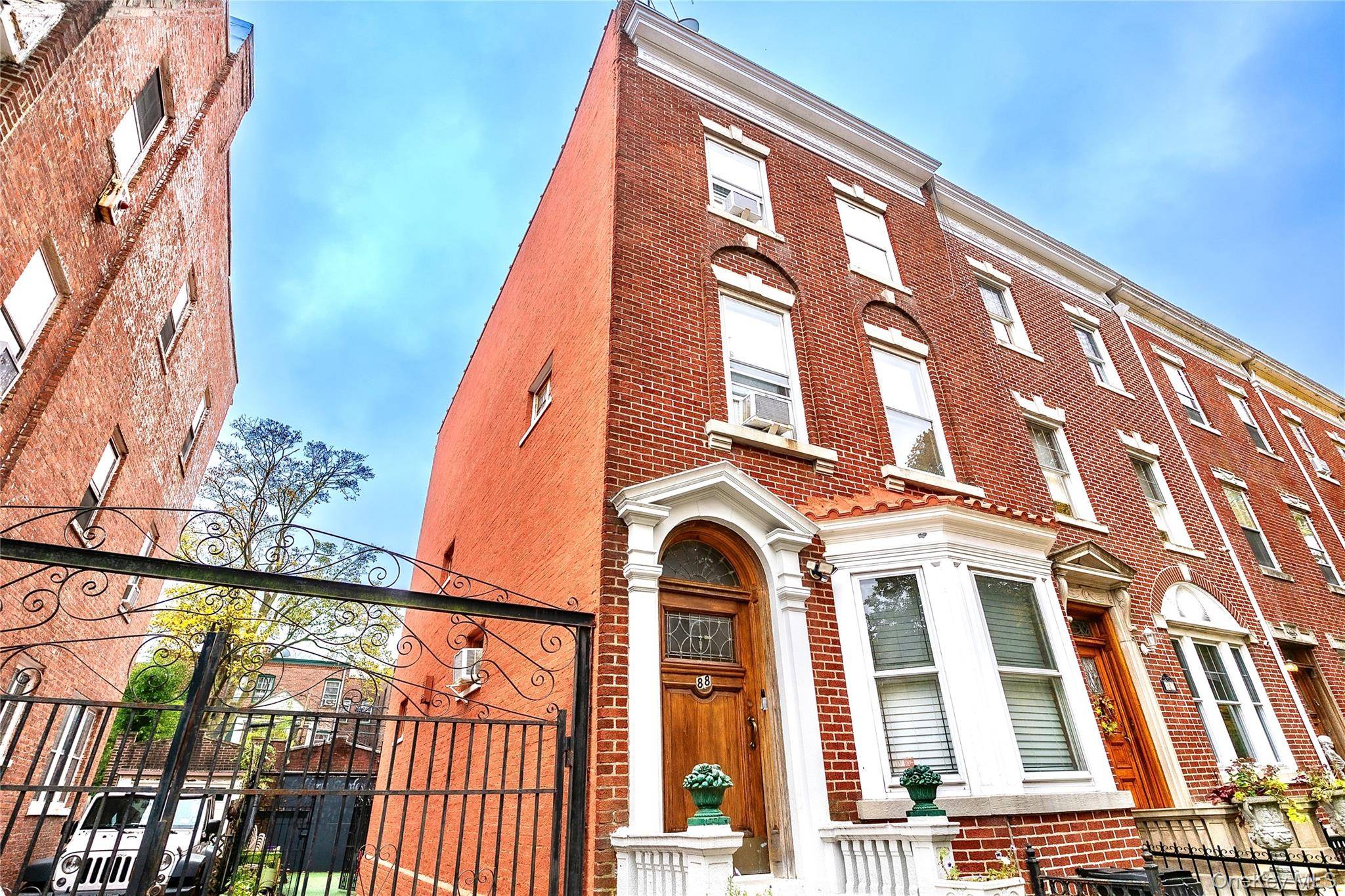 88 Midwood ST, Brooklyn, NY 11225