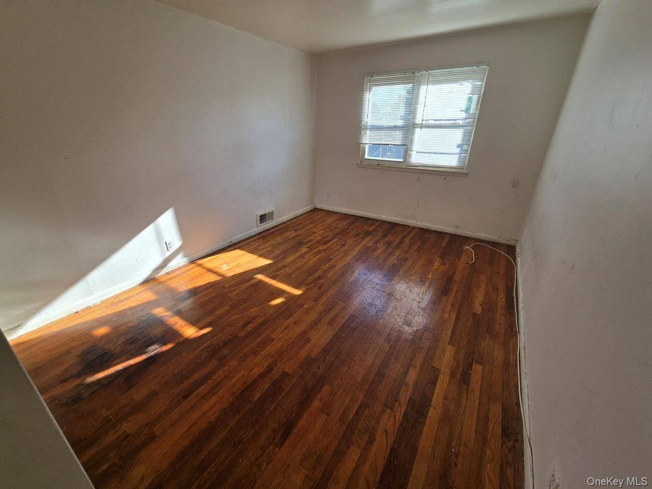 462 S 3rd AVE, Mount Vernon, NY 10550