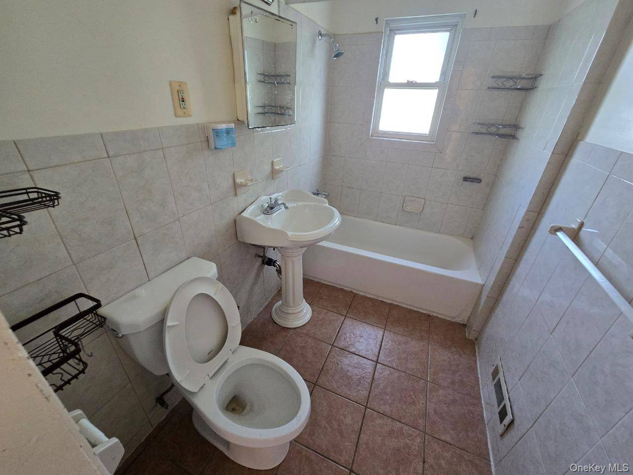 462 S 3rd AVE, Mount Vernon, NY 10550