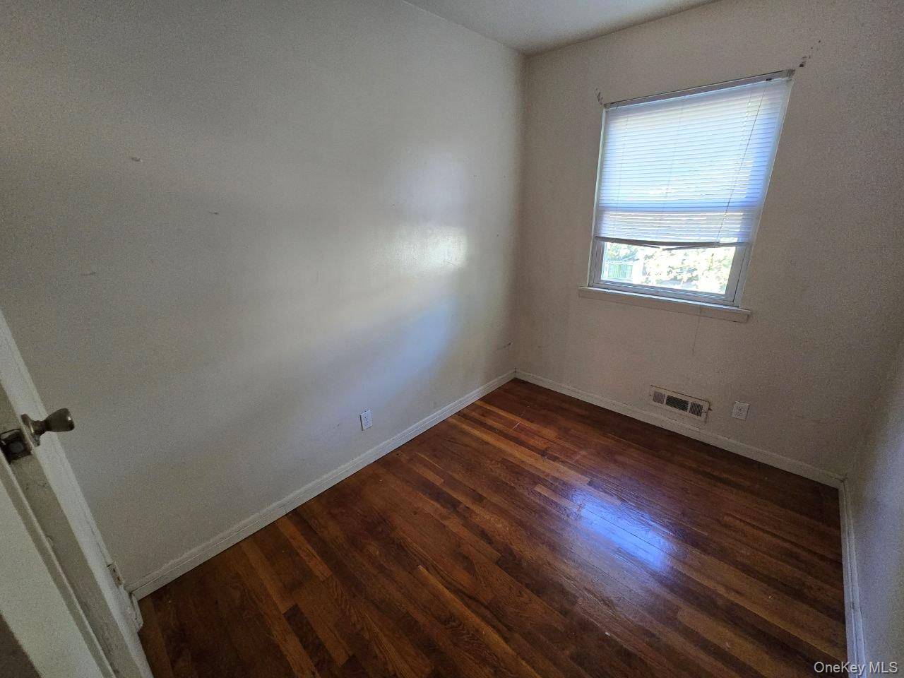462 S 3rd AVE, Mount Vernon, NY 10550