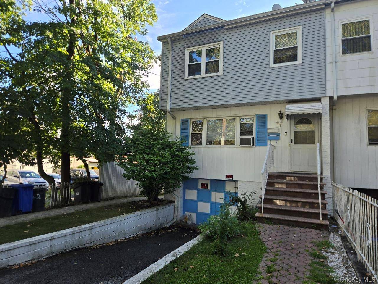 462 S 3rd AVE, Mount Vernon, NY 10550