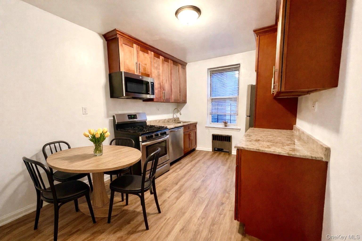 2080 Barnes AVE #5B, Bronx, NY 10462
