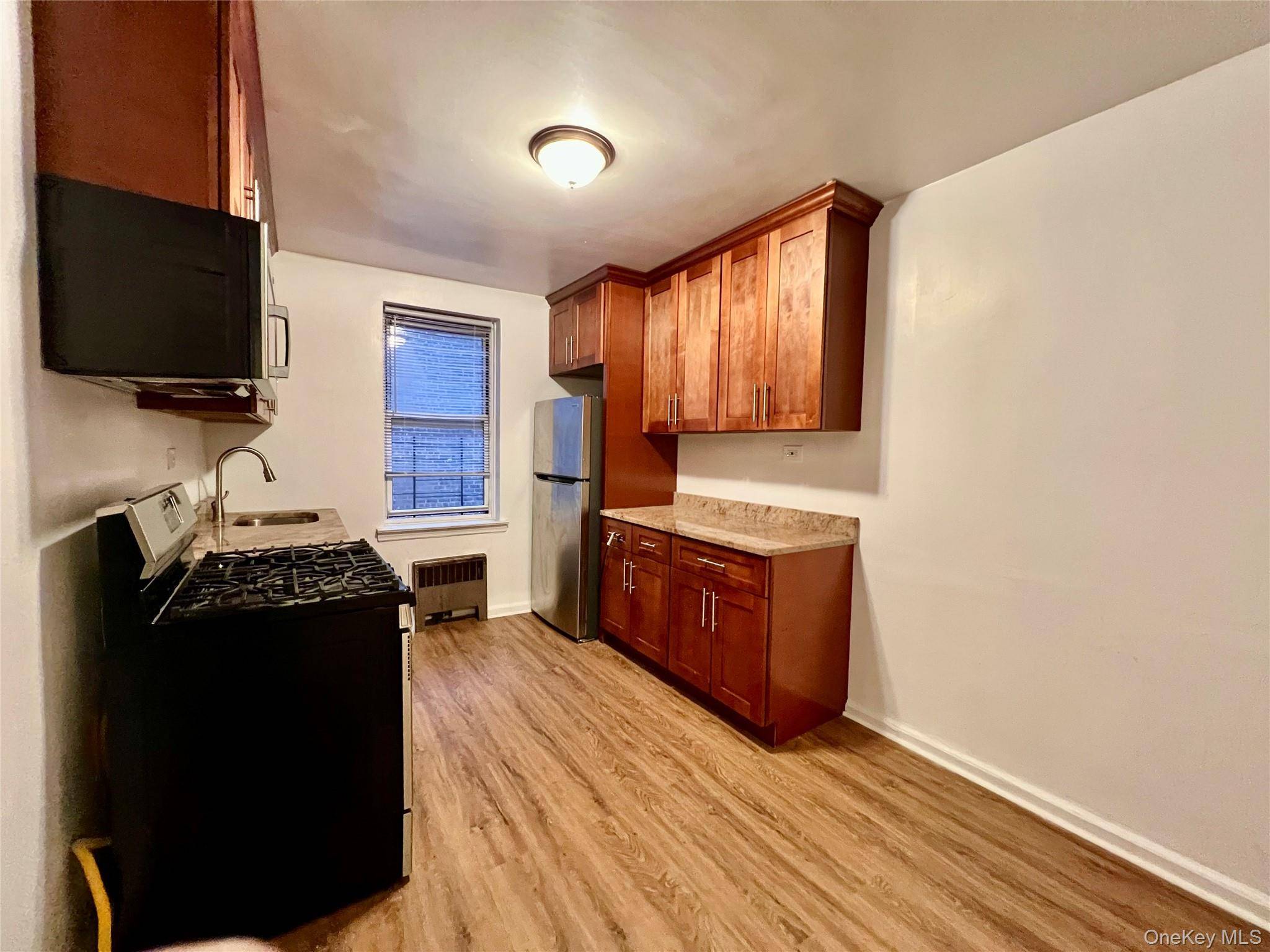 2080 Barnes AVE #5B, Bronx, NY 10462