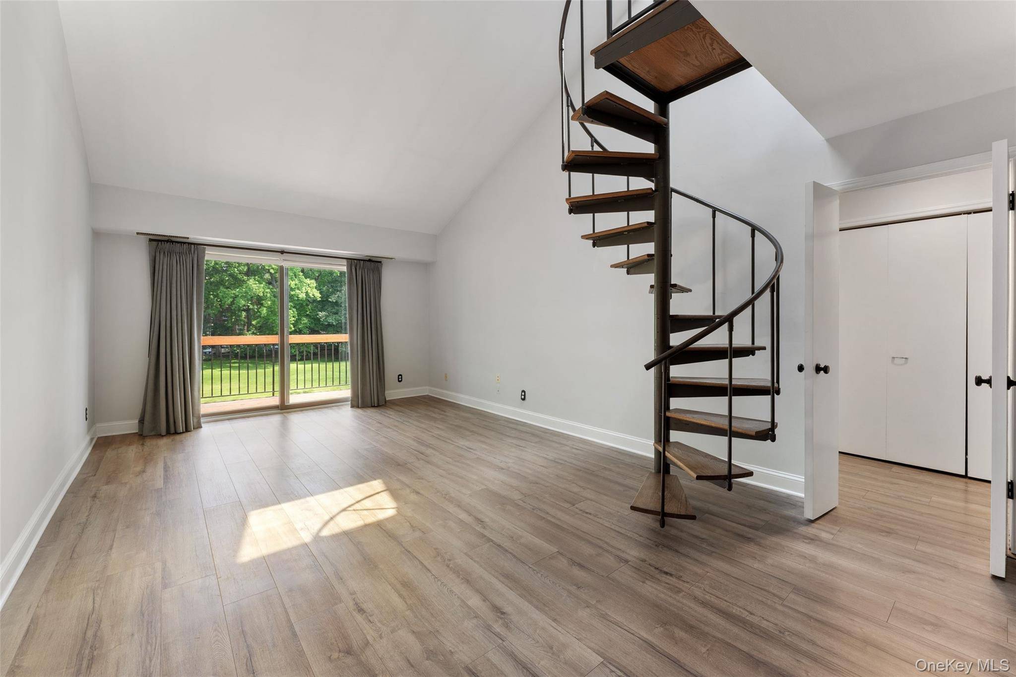 18 Bronxville Glen DR #3-12, Bronxville, NY 10708