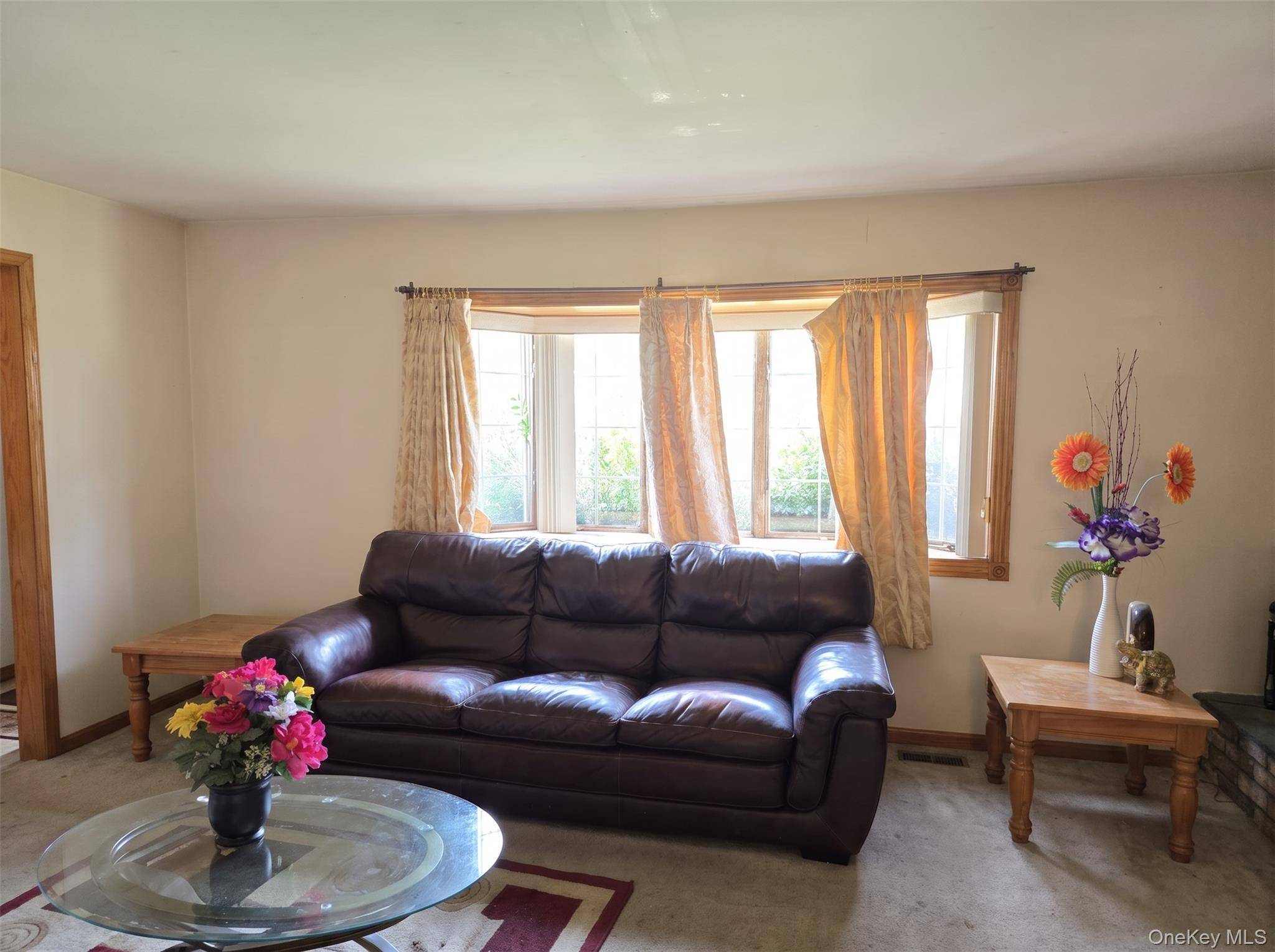 147 Miller RD, Hicksville, NY 11801