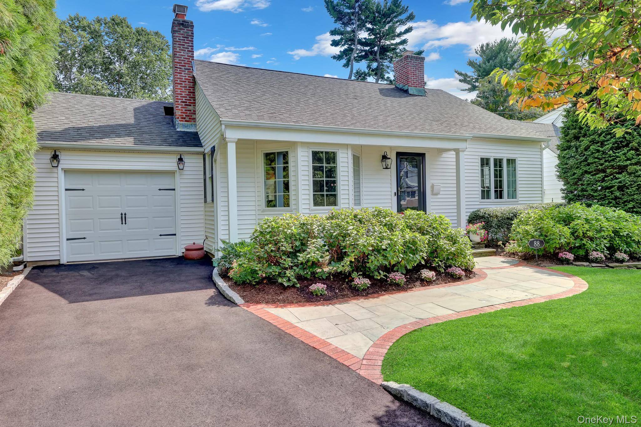 88 Fairmount ST, Huntington, NY 11743